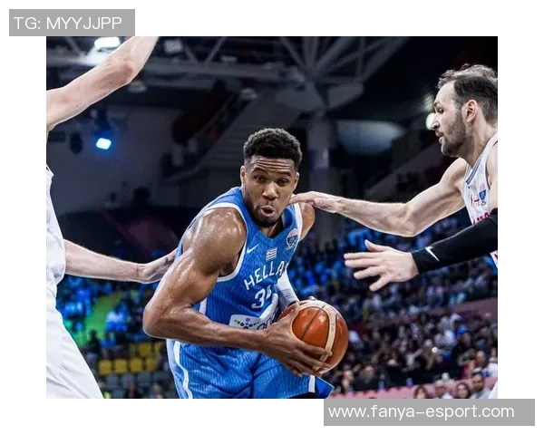 字母哥首节表现出色轻松拿下6分3篮板2助攻展现强大实力